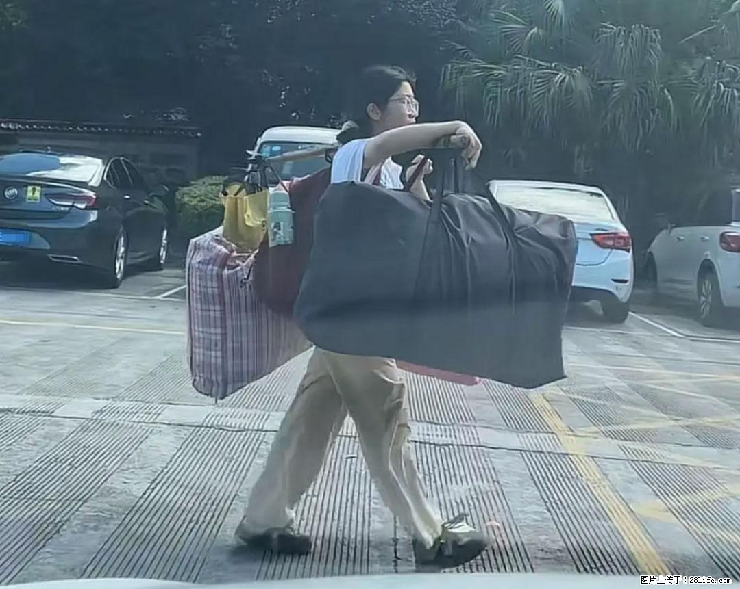 全网追的“扁担女孩”，找了一份暑假工，时薪12元 - 六盘水生活资讯 - 六盘水28生活网 lps.28life.net